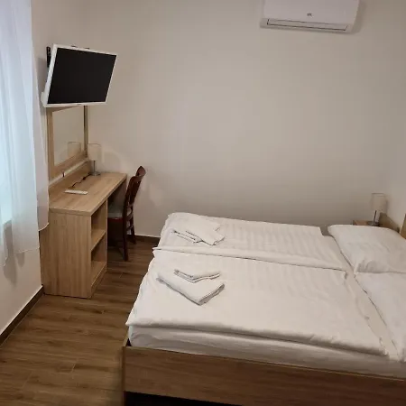 Pensjonat Tancsics Vendeghaz Siófok