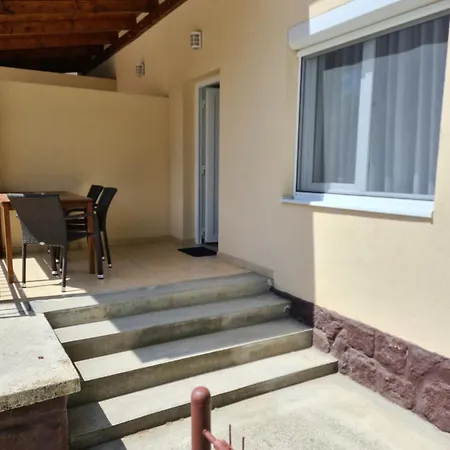Tancsics Vendeghaz Guest house *
