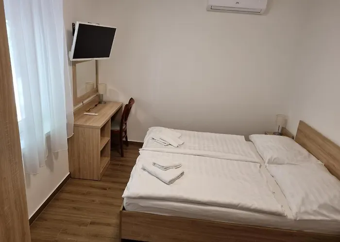 Pensjonat Tancsics Vendeghaz Siófok